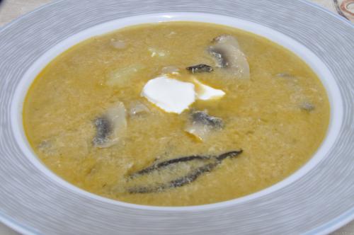 Fazolová polévka s houbami pikantní  – Snadné Česko recept, zvládnete za 30 - 45 minut